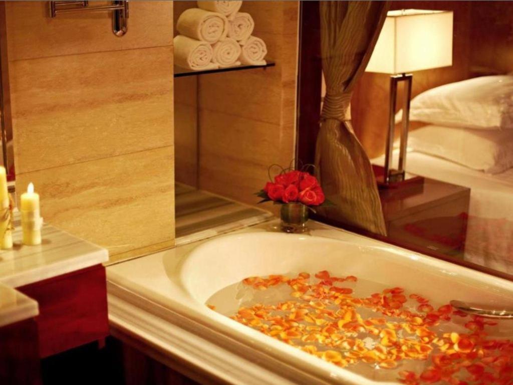 Maison New Century Hotel נינגבו מראה חיצוני תמונה